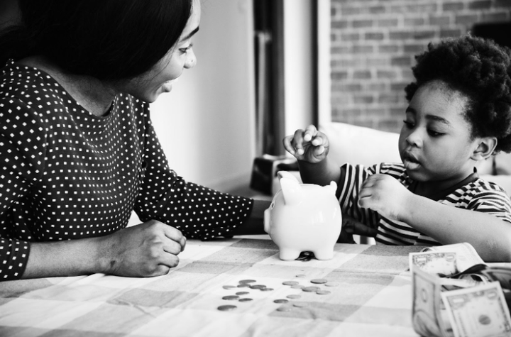 How Parents can Teach their Kids to Spend Wisely